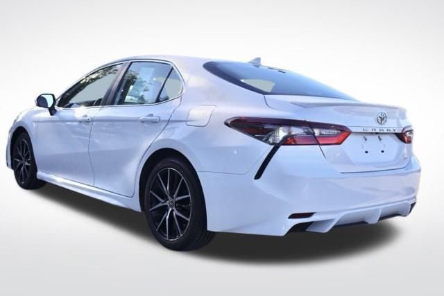Used 2024 Toyota Camry SE image 9