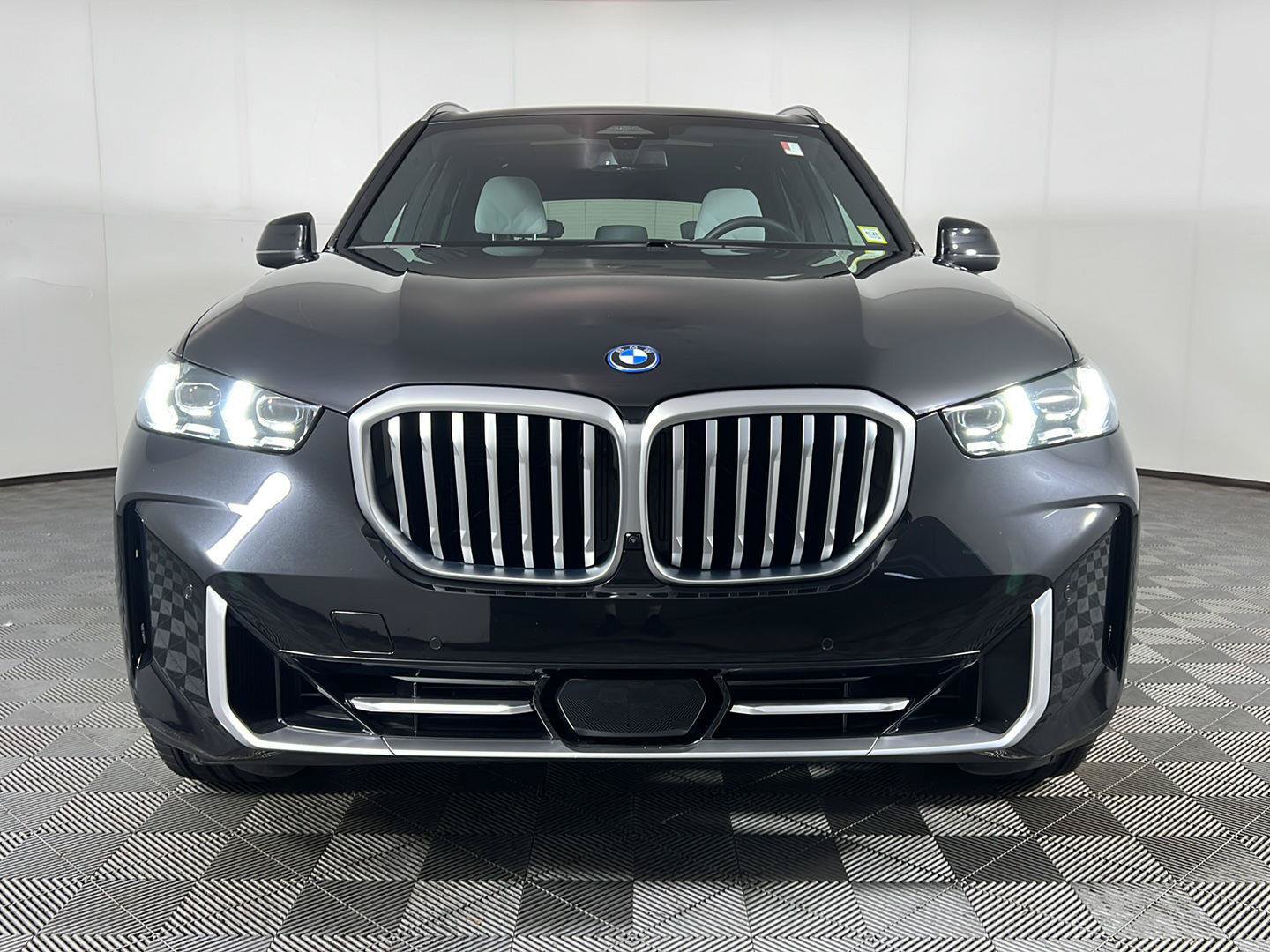 Used 2024 BMW X5 xDrive50e w/ Premium Package AWD/4WD image 11