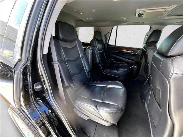 Used 2020 Cadillac Escalade Premium Luxury image 29