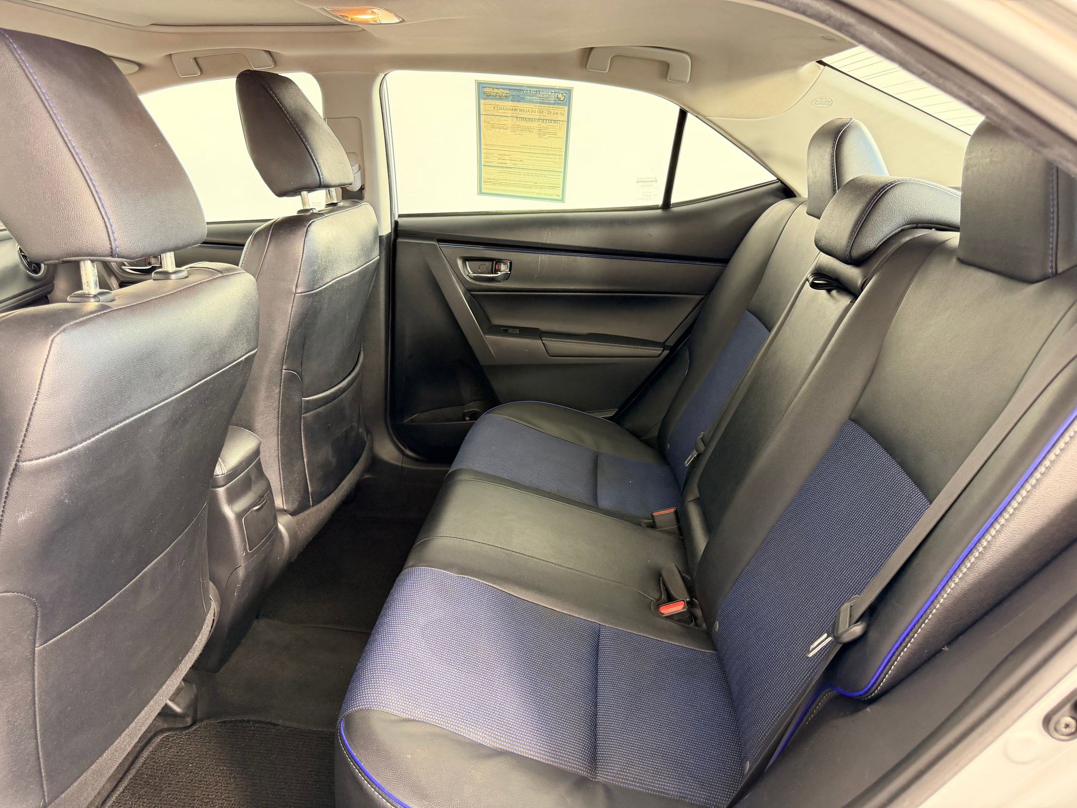 Used 2017 Toyota Corolla SE w/ SE Premium Package image 21