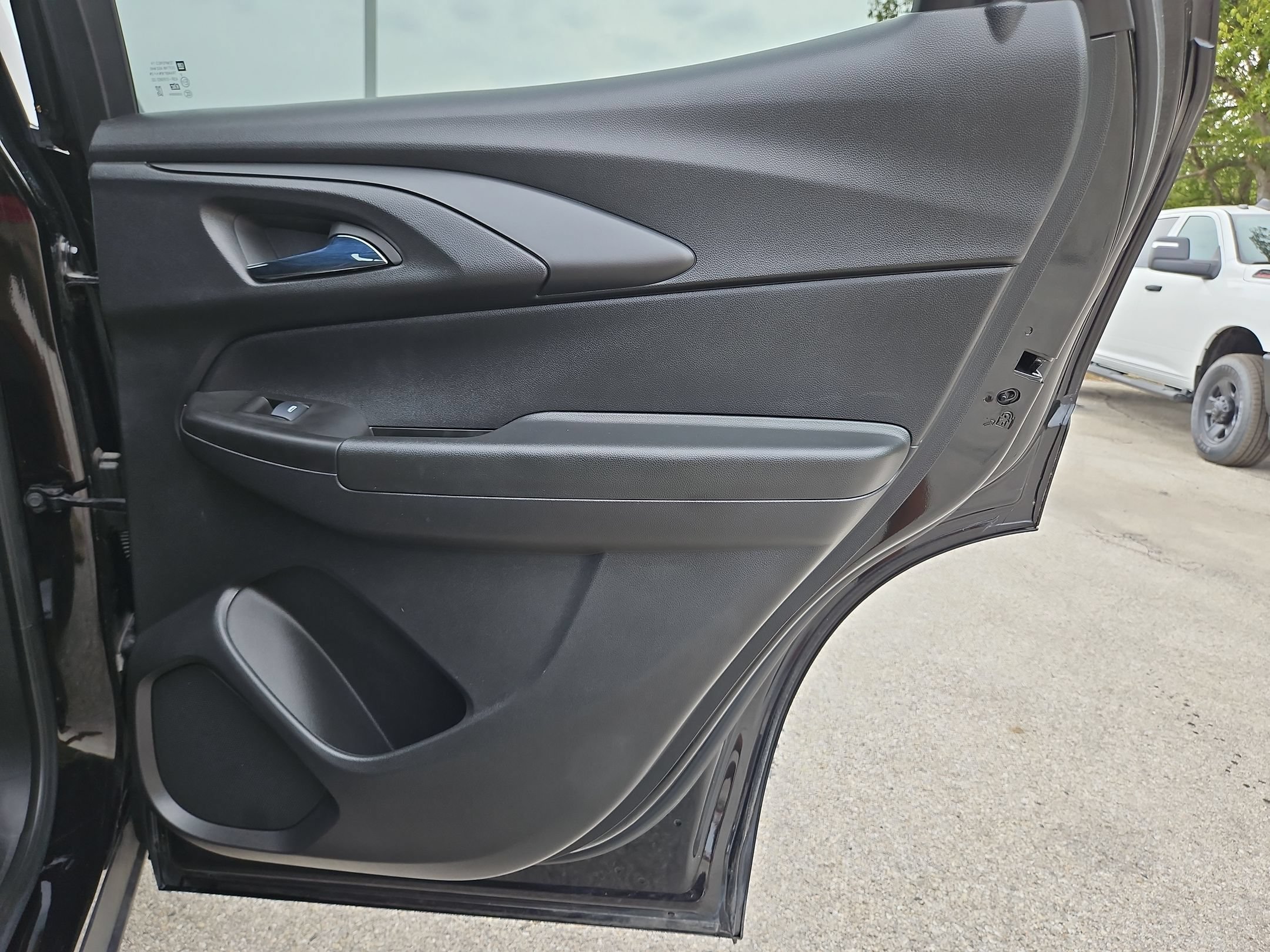 Used 2023 Chevrolet TrailBlazer RS w/ Sun and Liftgate Package FWD image 26