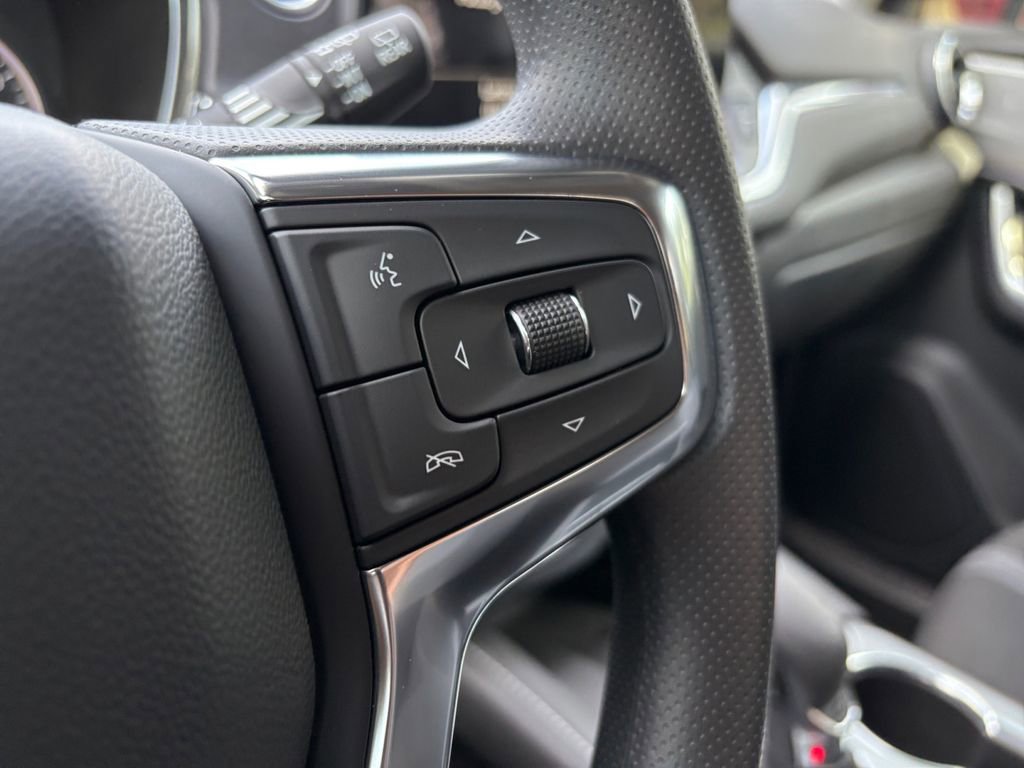 New 2025 Chevrolet Blazer LT w/ Convenience Package image 19