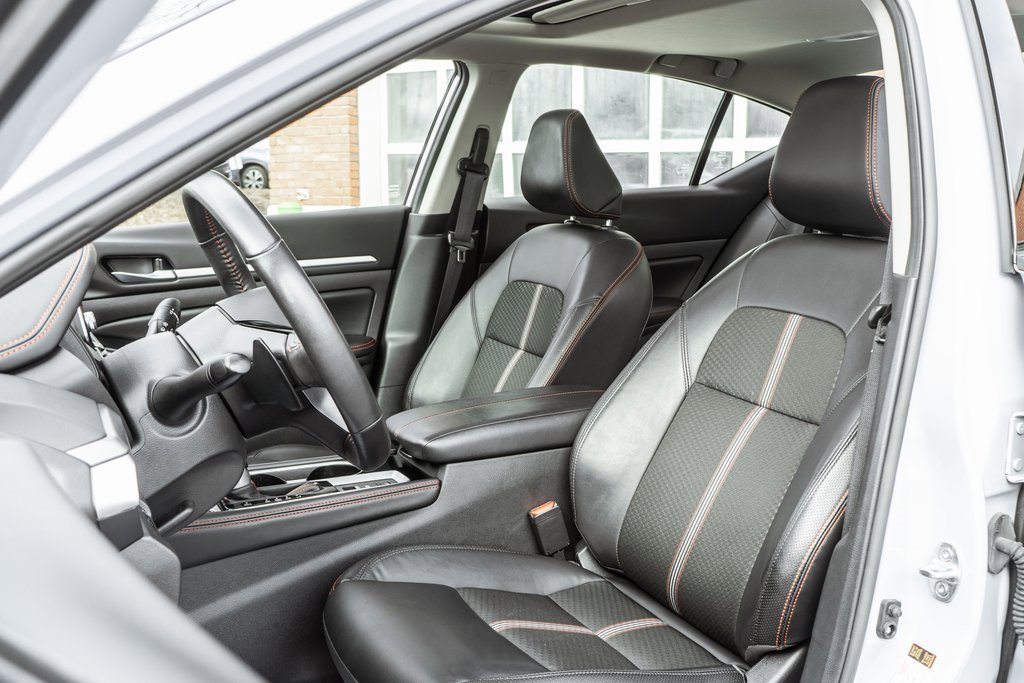 Used 2024 Nissan Altima 2.5 SR image 6