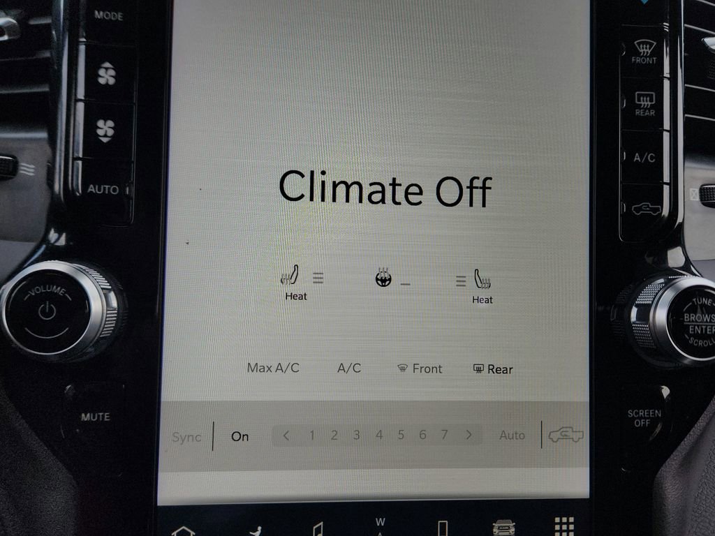 Used 2022 RAM 2500 Big Horn w/ Level B Equipment Group AWD/4WD image 11