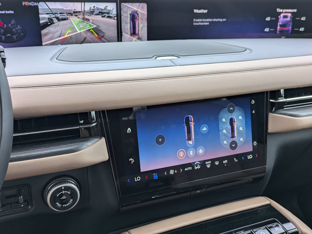 New 2026 Lincoln Navigator L Black Label AWD/4WD image 24