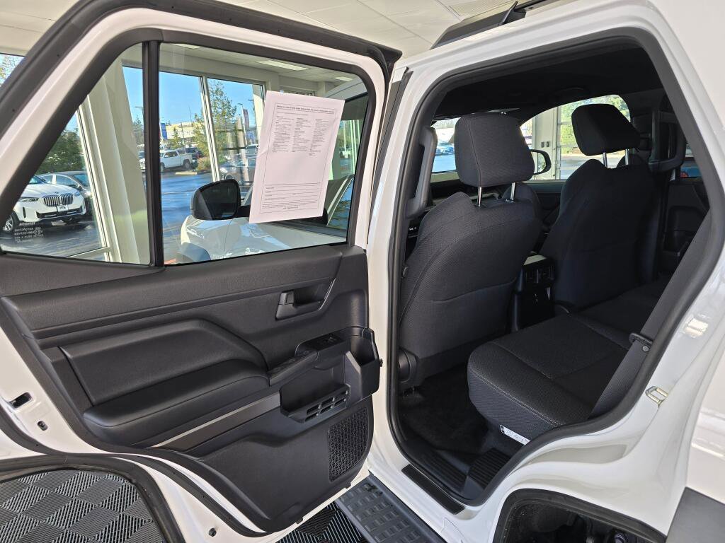 Used 2025 Toyota 4Runner SR5 image 35