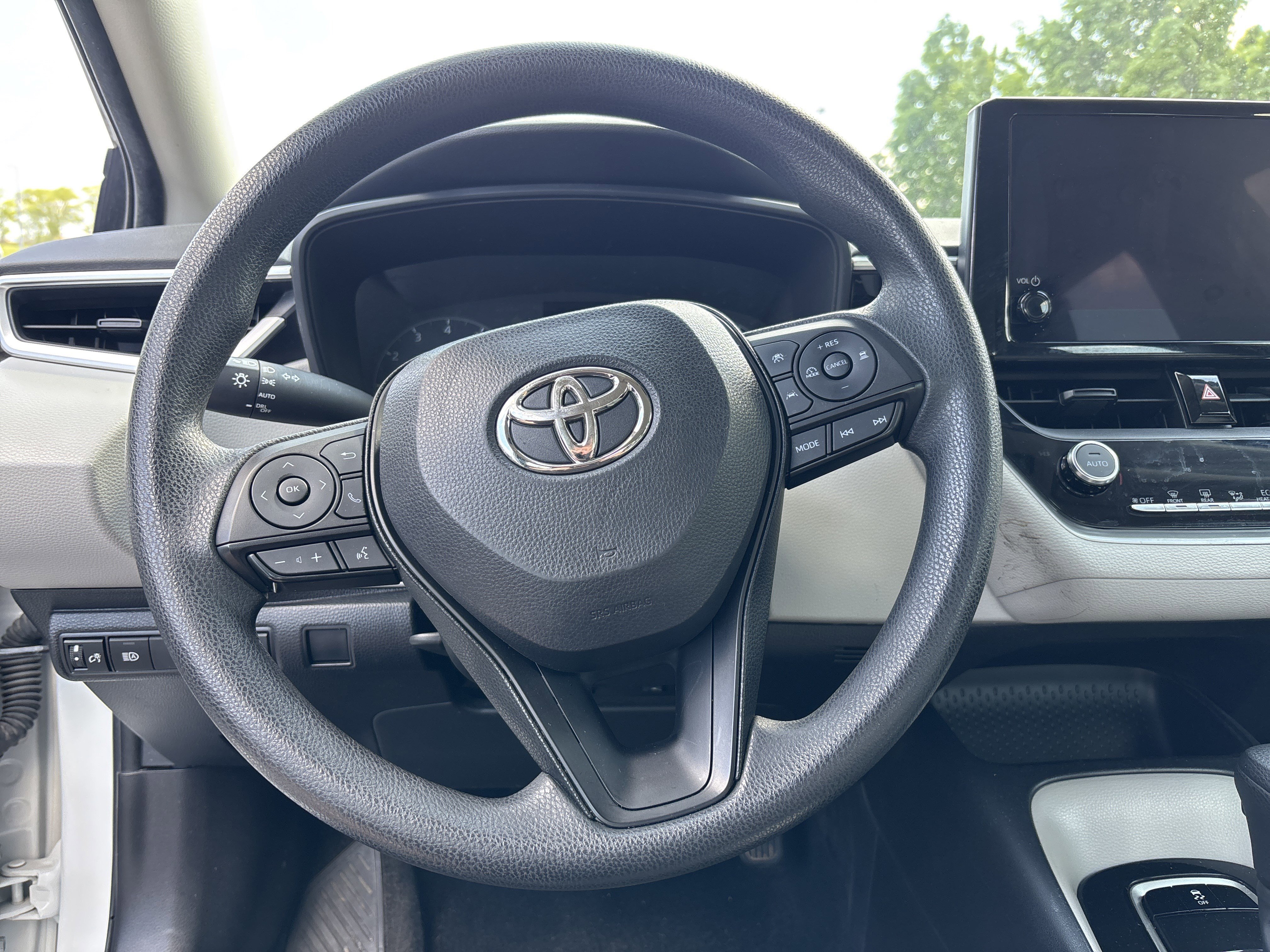 Used 2023 Toyota Corolla LE FWD image 16