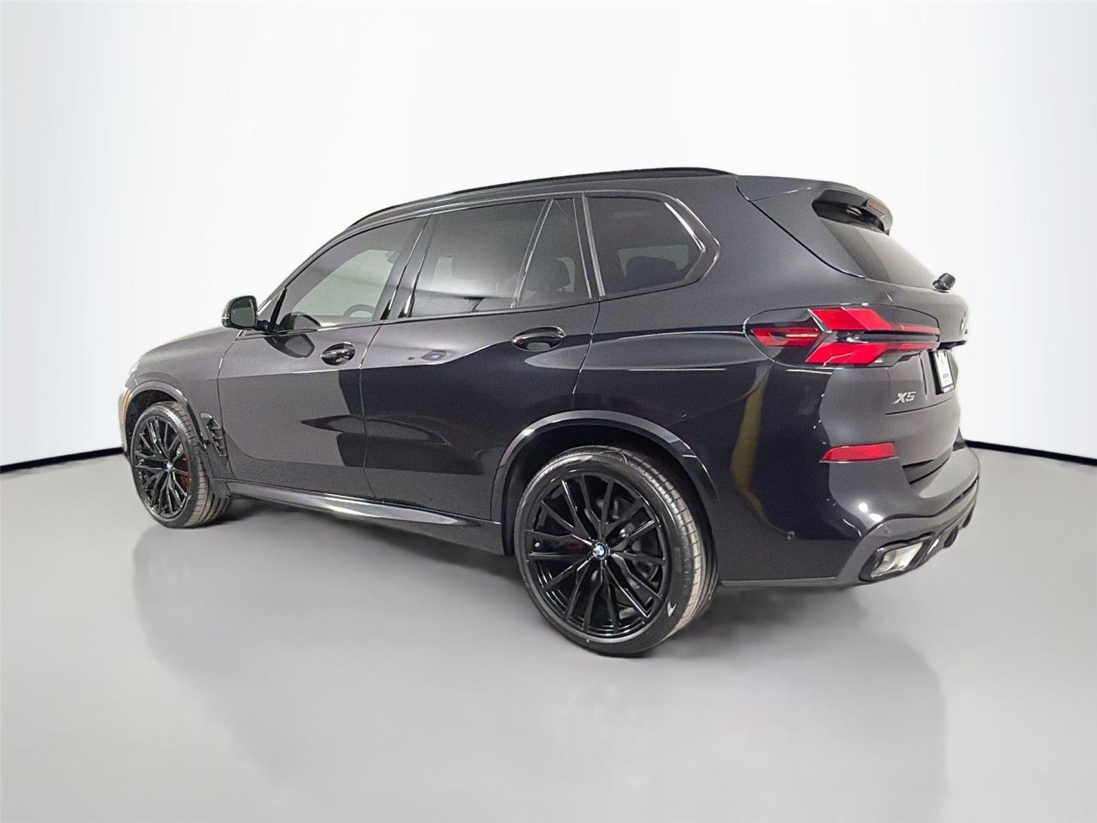 New 2026 BMW X5 xDrive40i w/ M Sport Package AWD/4WD image 8