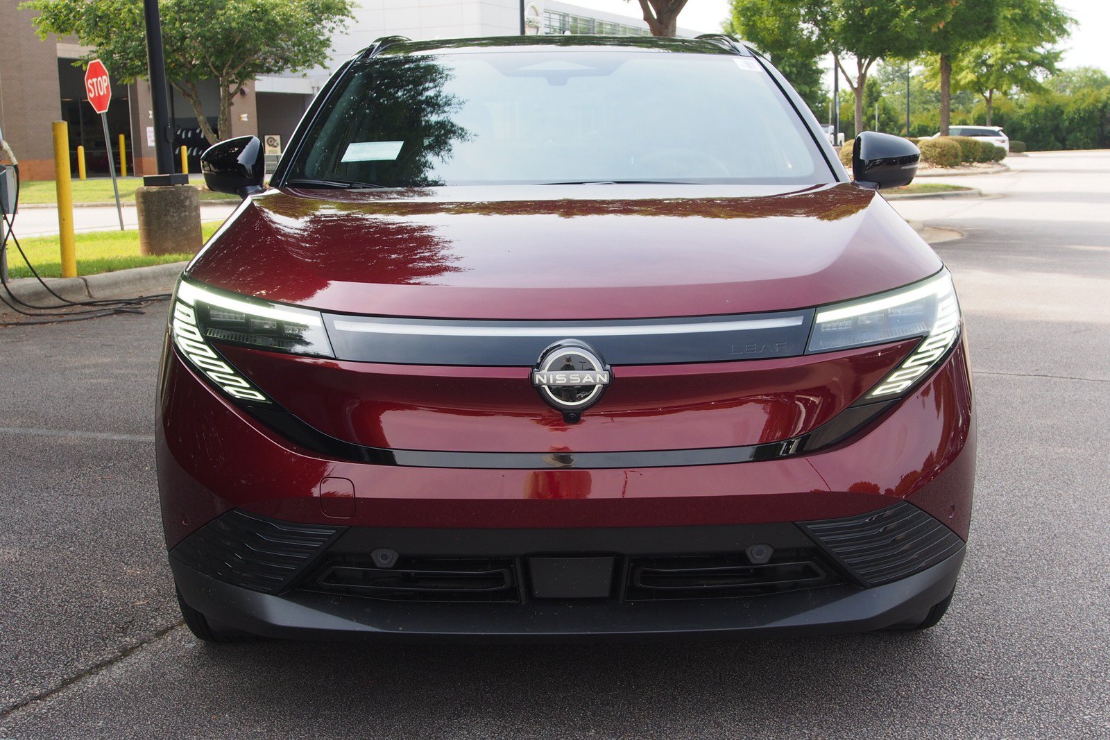 New 2026 Nissan Leaf Platinum+ FWD image 2
