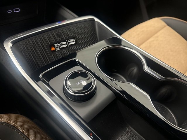 New 2025 Chevrolet Equinox ACTIV w/ Convenience Package III image 21