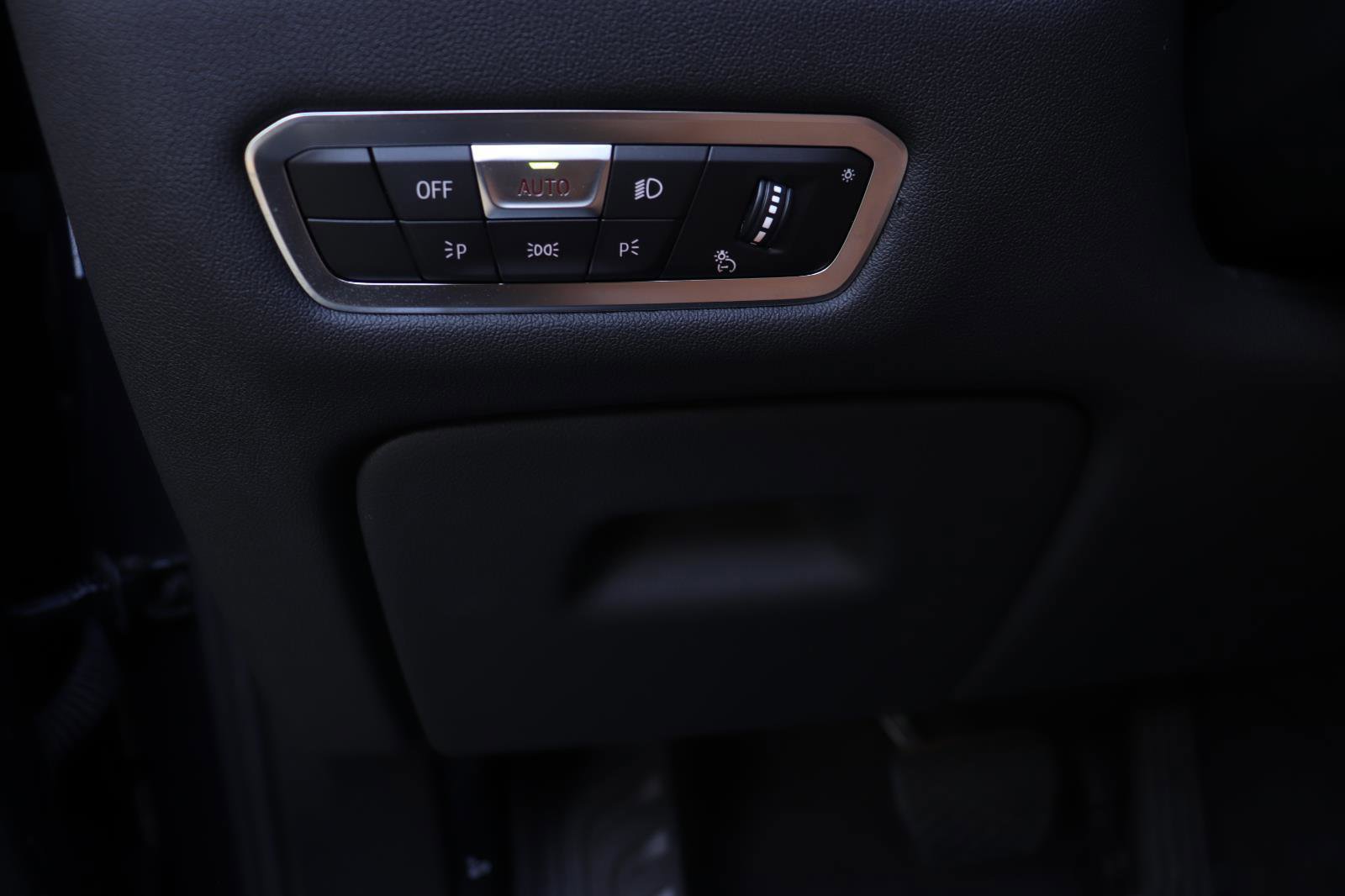 Used 2022 BMW X5 sDrive40i w/ Premium Package image 27