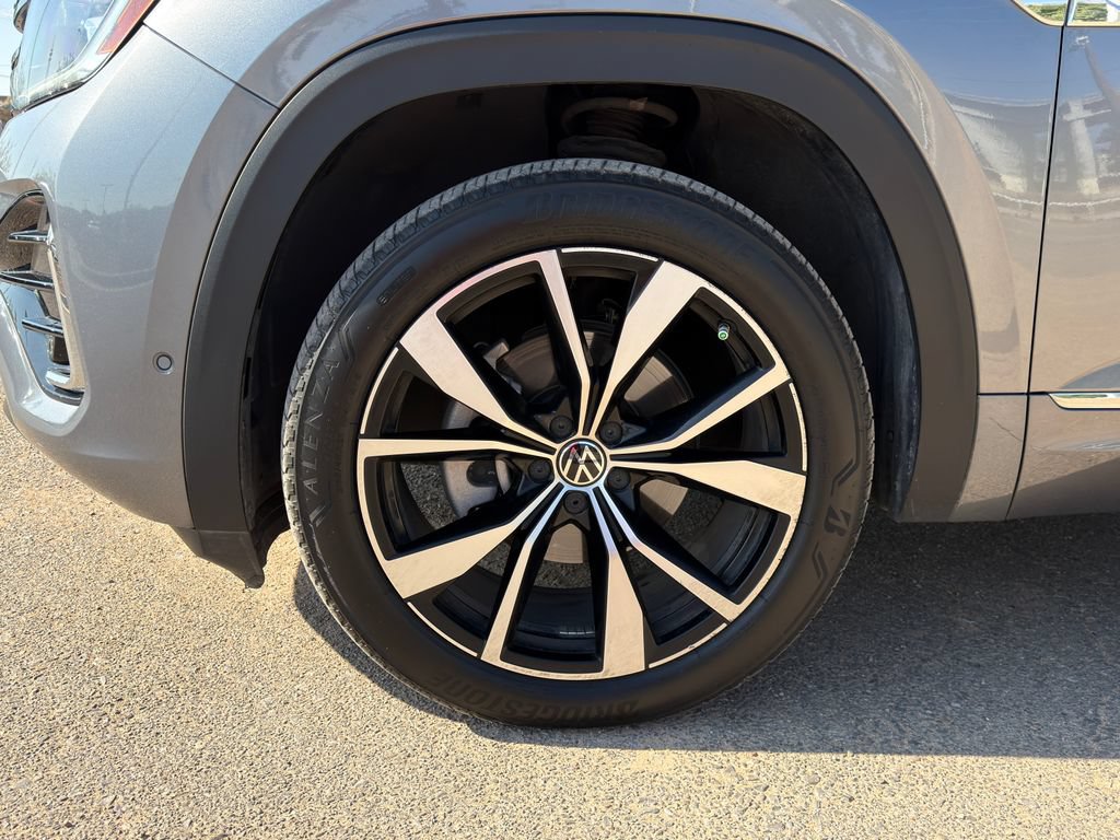 Used 2024 Volkswagen Atlas Cross Sport SEL Premium R-Line AWD/4WD image 11