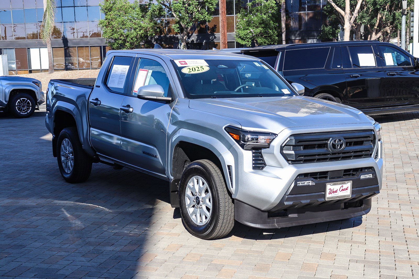 Used 2025 Toyota Tacoma SR5 image 3