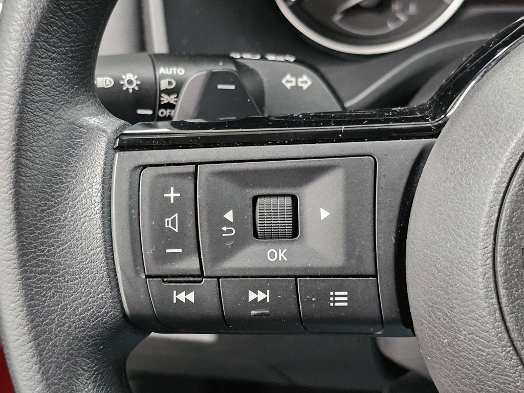 Used 2023 Nissan Rogue SV AWD/4WD image 29