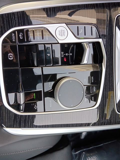 Used 2025 BMW X7 M60i image 33