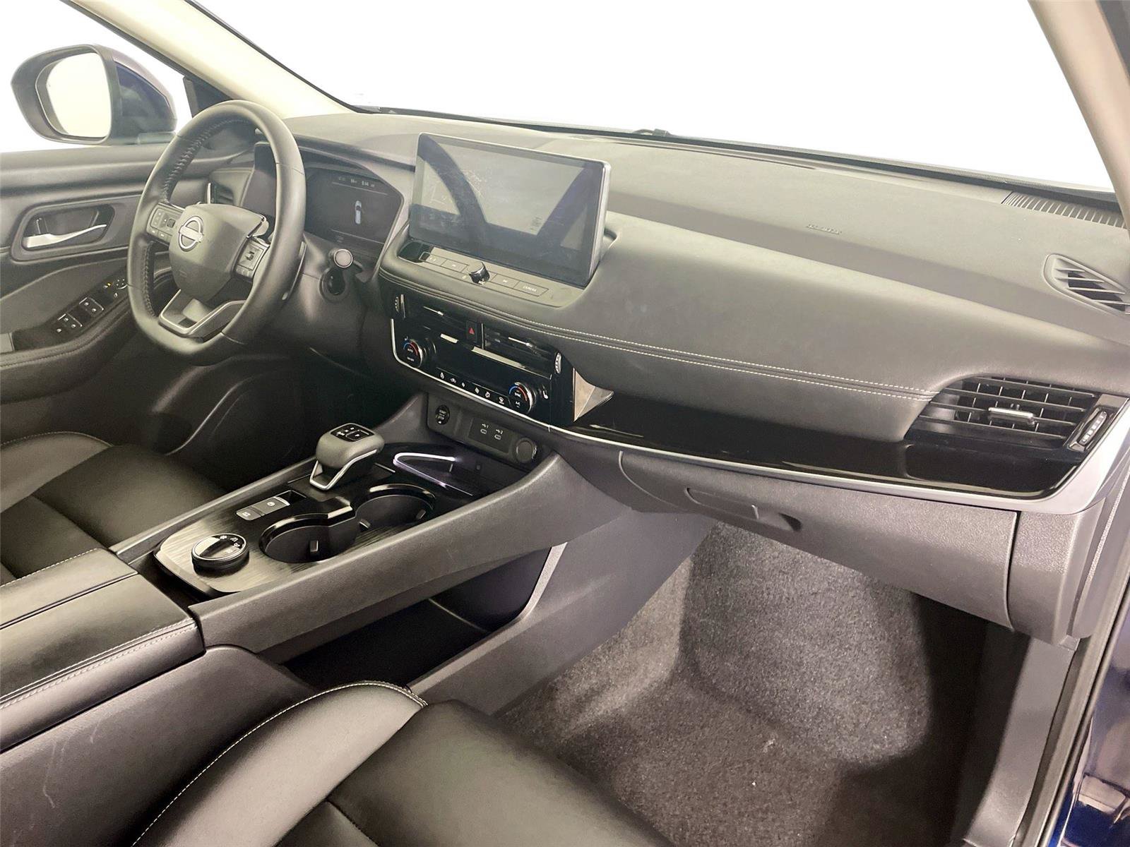 Used 2026 Nissan Rogue SL AWD/4WD image 28
