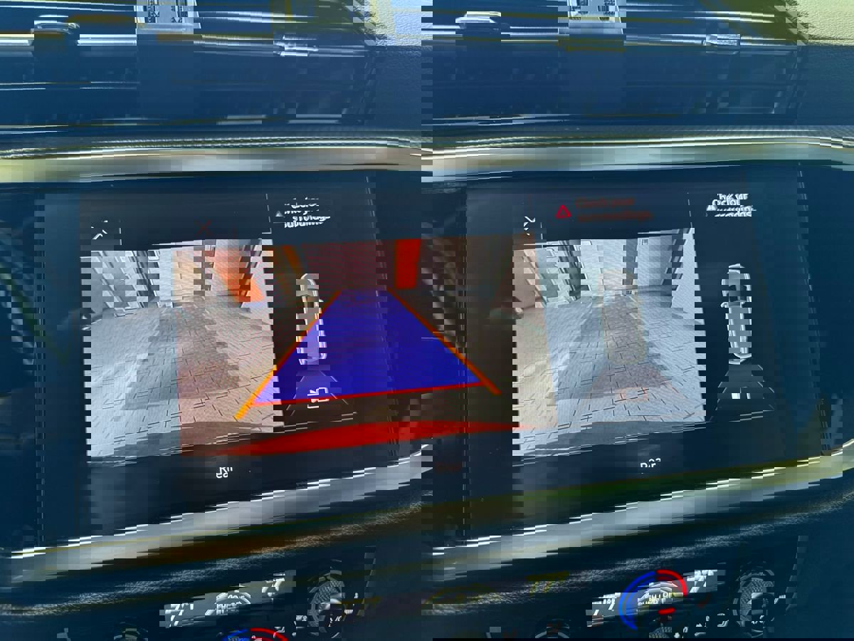 Used 2020 Audi Q3 2.0T Premium AWD/4WD image 28