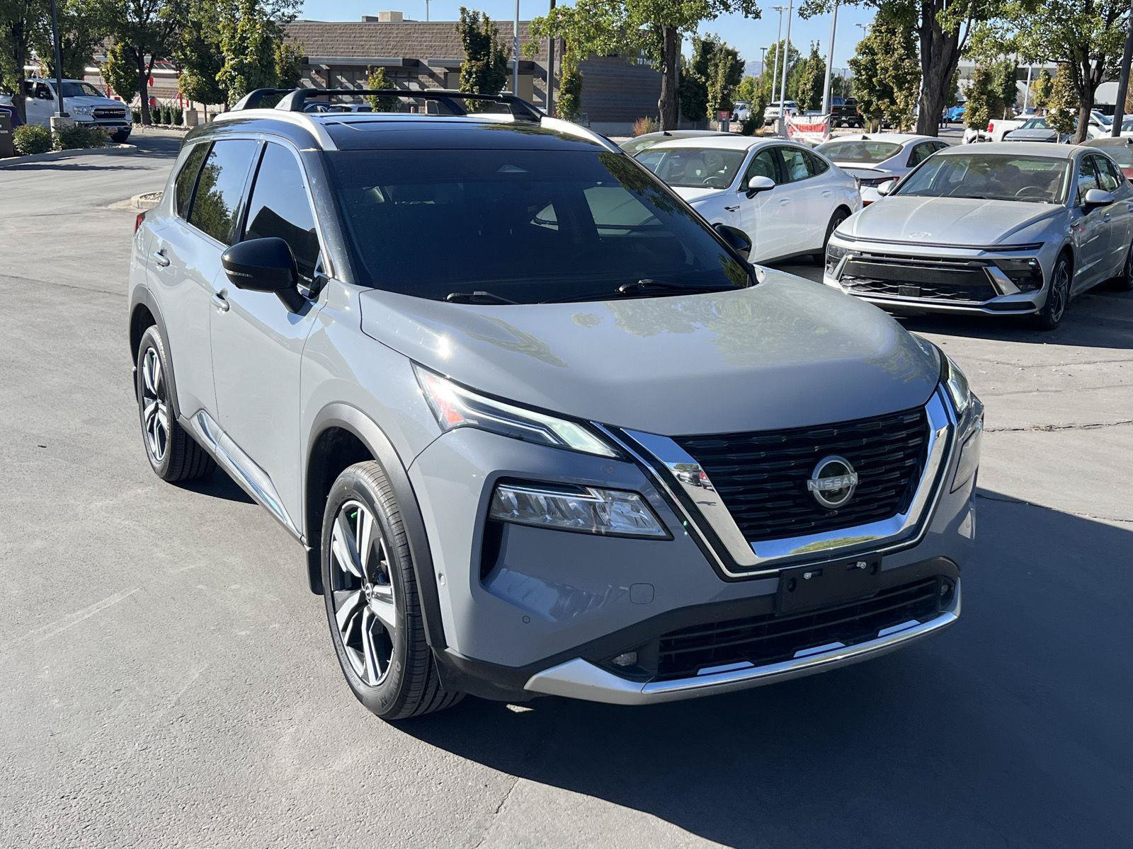 Used 2022 Nissan Rogue Platinum w/ Head-Up Display Package AWD/4WD image 13