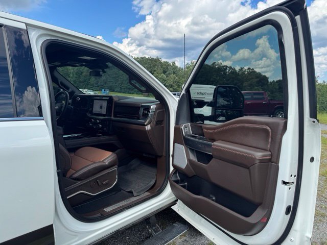 Used 2025 Ford F350 King Ranch AWD/4WD image 13