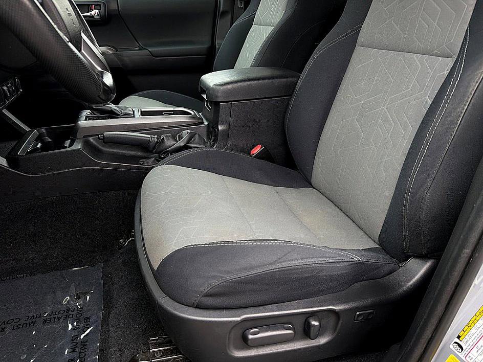 Used 2021 Toyota Tacoma TRD Sport image 12