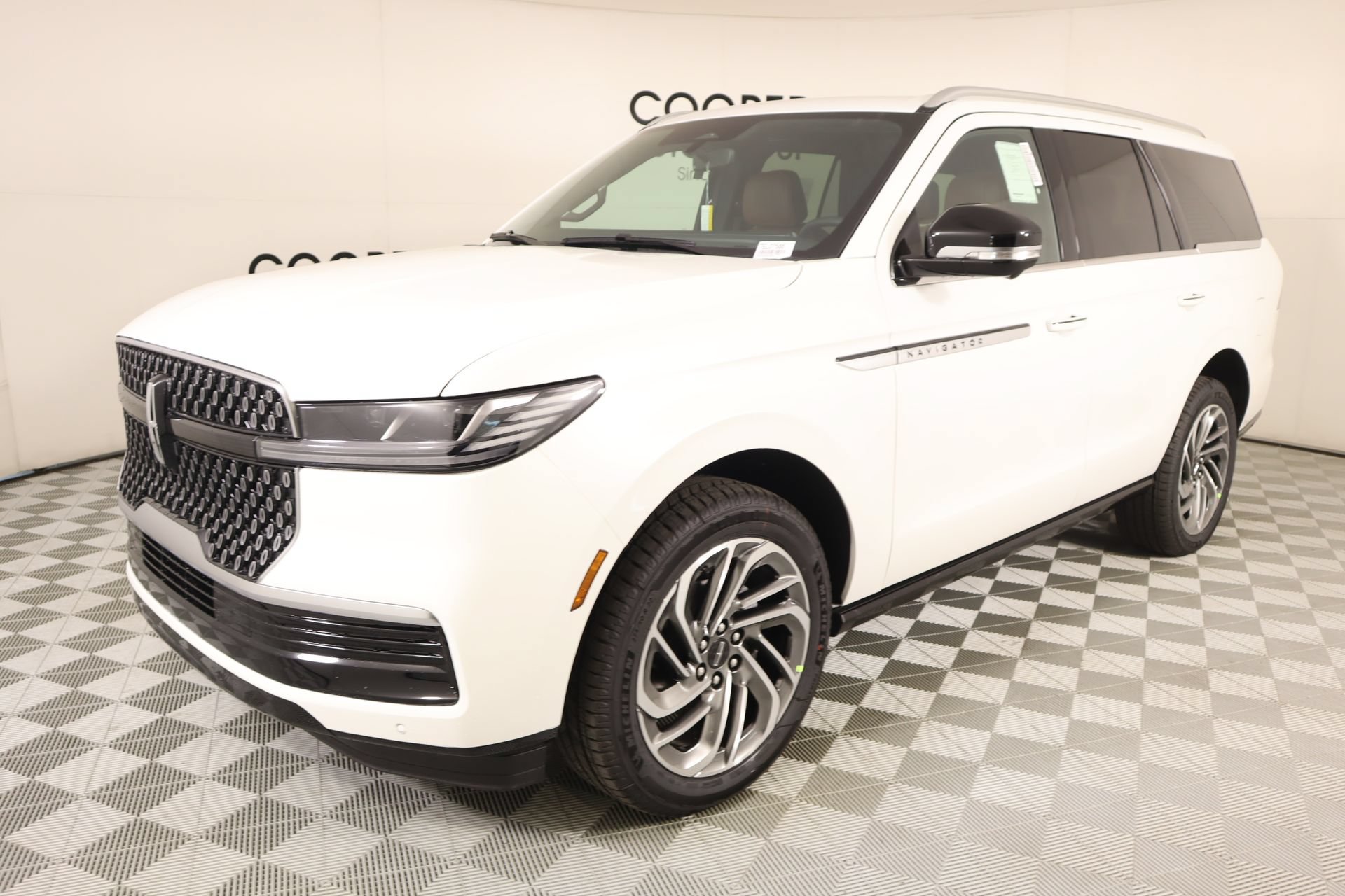 New 2026 Lincoln Navigator Reserve AWD/4WD image 10
