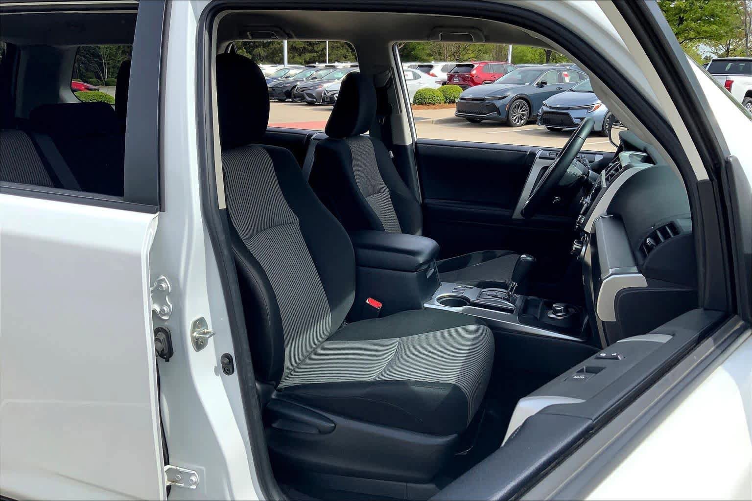 Used 2024 Toyota 4Runner SR5 AWD/4WD image 9