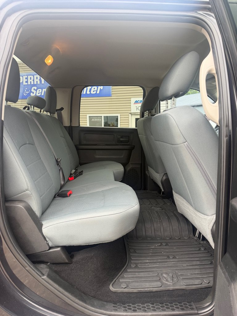 Used 2018 RAM 2500 Tradesman w/ Chrome Appearance Group AWD/4WD image 30