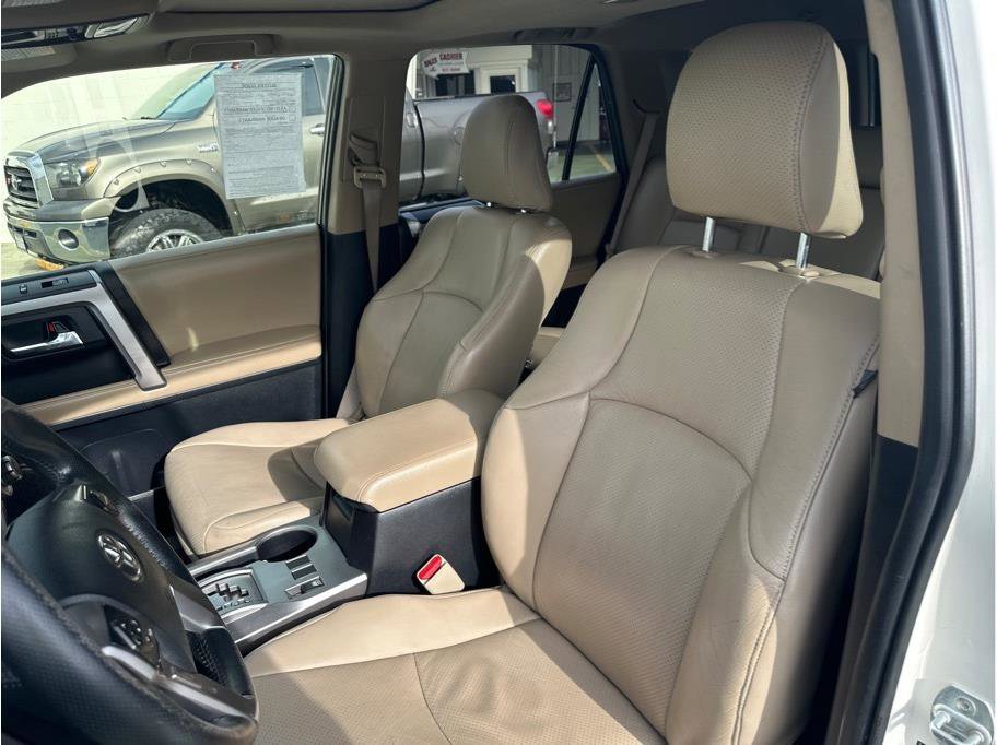 Used 2015 Toyota 4Runner Limited image 17