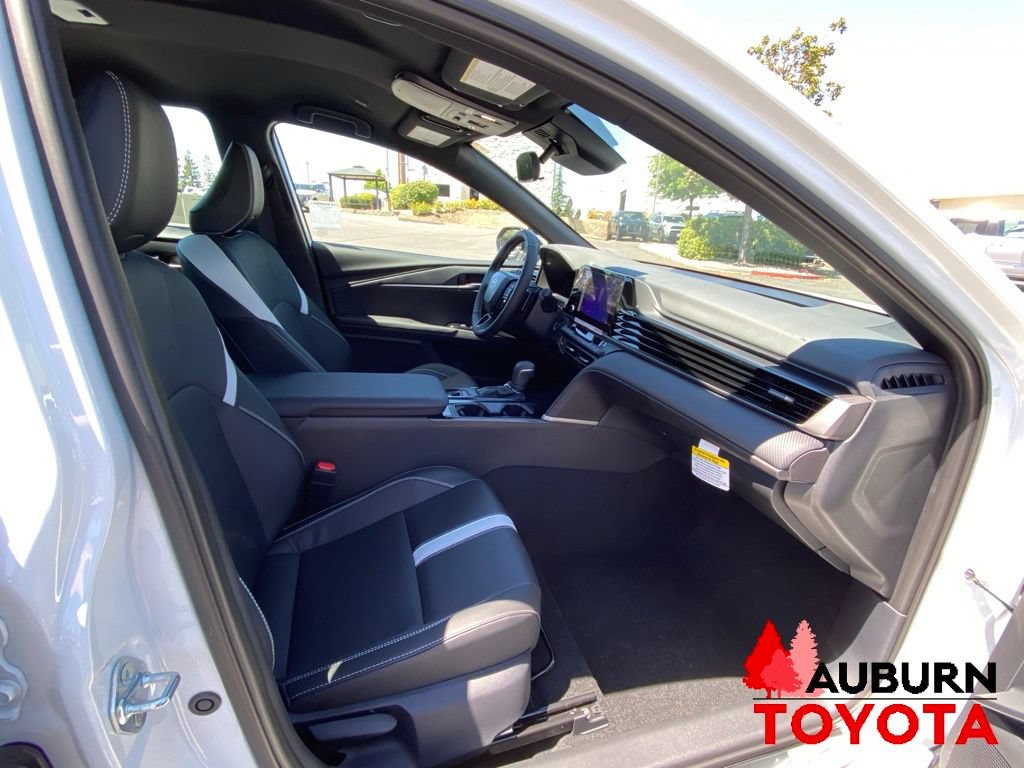 New 2026 Toyota Camry Hybrid AWD/4WD image 10