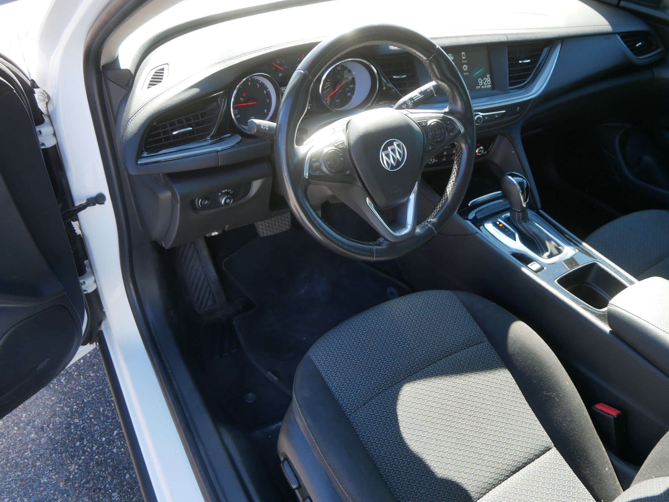 Used 2018 Buick Regal Preferred w/ Driver Confidence Package #1 FWD image 20