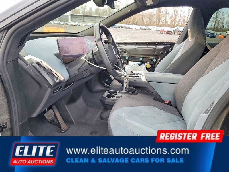 Used 2022 BMW iX xDrive50 w/ Premium Package image 14