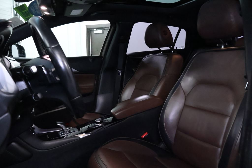 Used 2018 INFINITI QX30 Premium w/ Navigation Package image 14