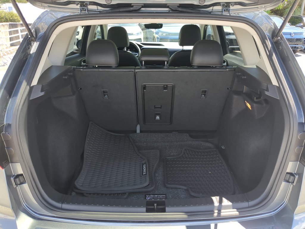 Certified 2023 Volkswagen Taos SE w/ Panoramic Sunroof Package FWD image 10