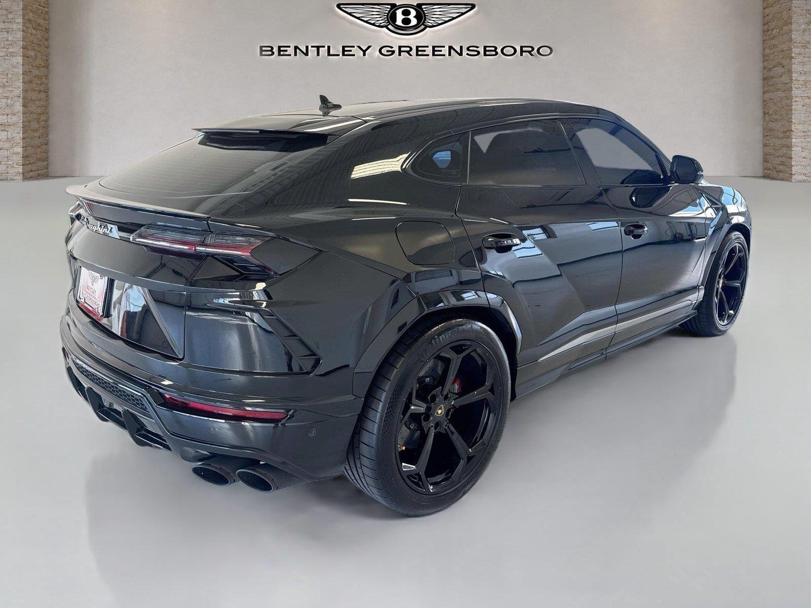 Used 2020 Lamborghini Urus AWD/4WD image 10