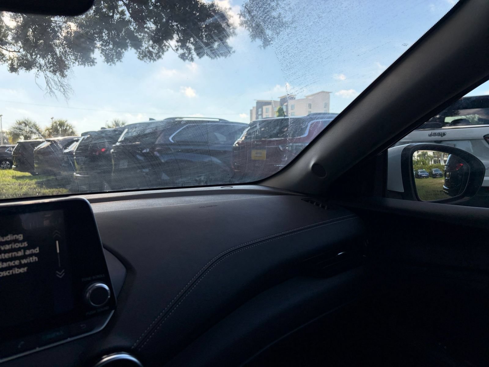Used 2025 Nissan Sentra SV FWD image 32