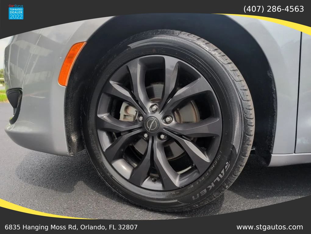 Used 2020 Chrysler Pacifica Touring-L w/ S Appearance Package FWD image 30