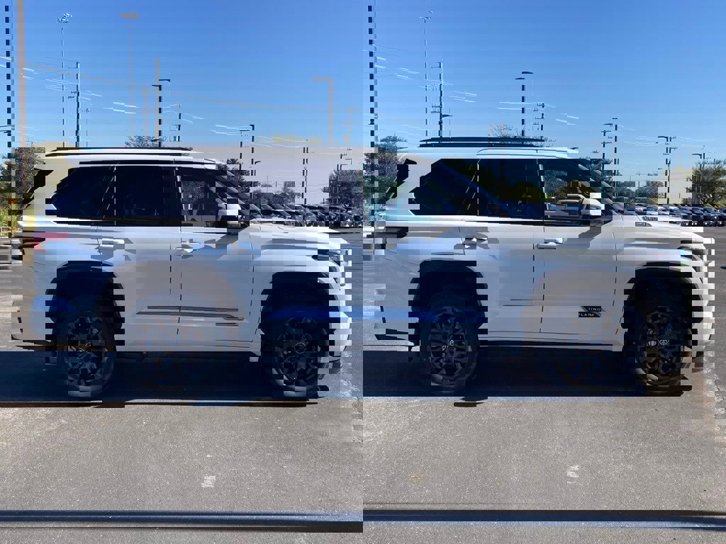 New 2026 Toyota Sequoia Platinum image 4