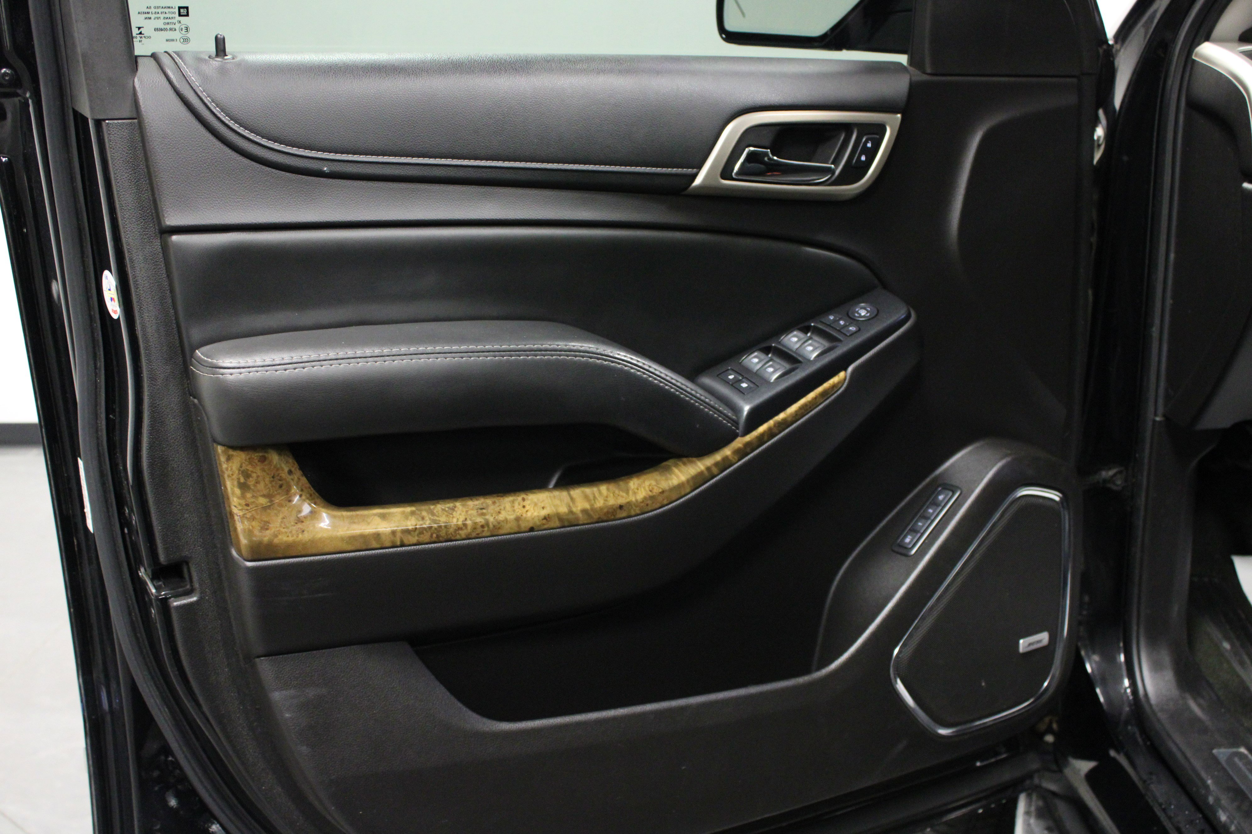 Used 2017 GMC Yukon Denali w/ Open Road Package image 11