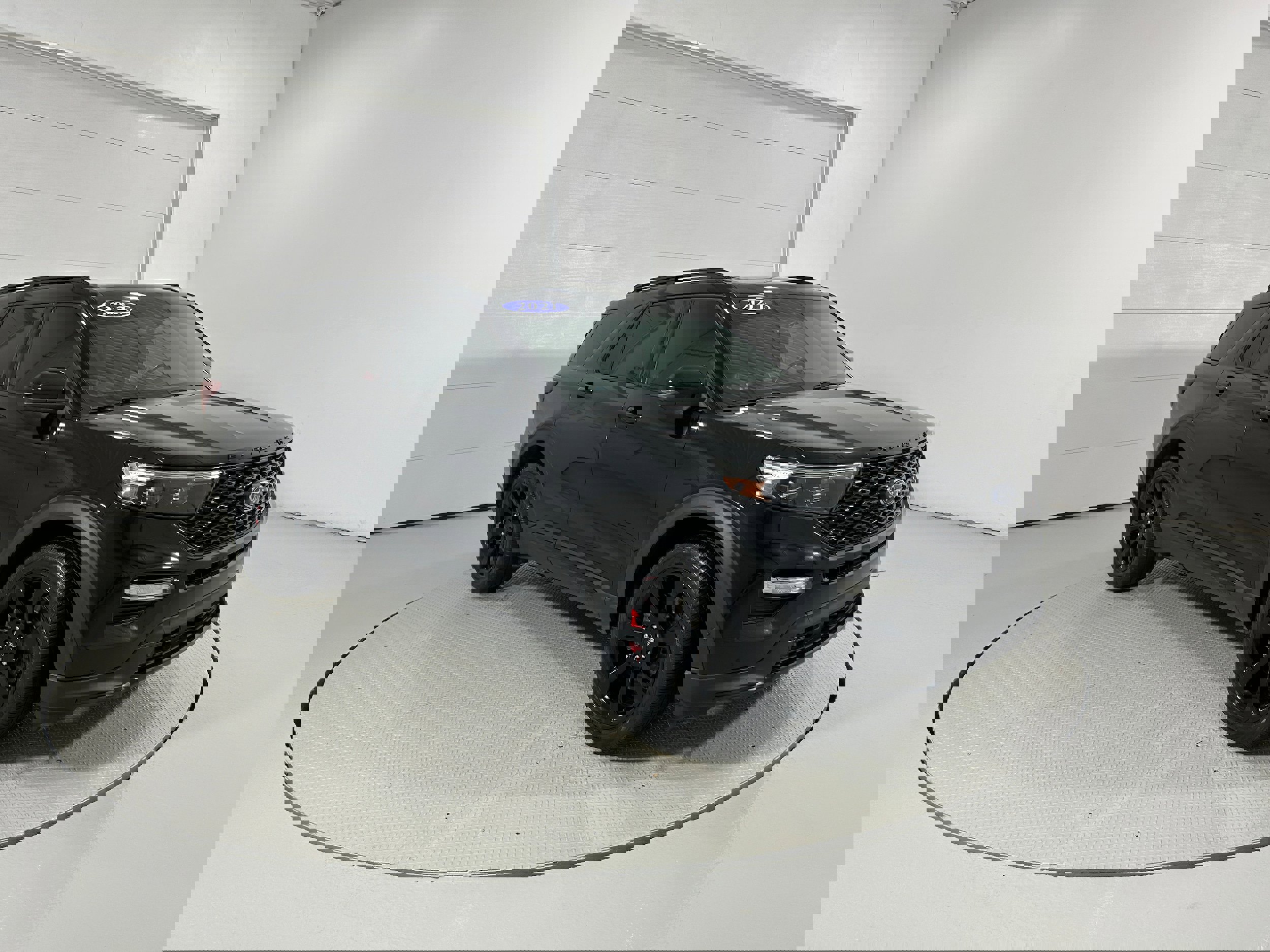 Used 2021 Ford Explorer ST w/ Equipment Group 401A image 2