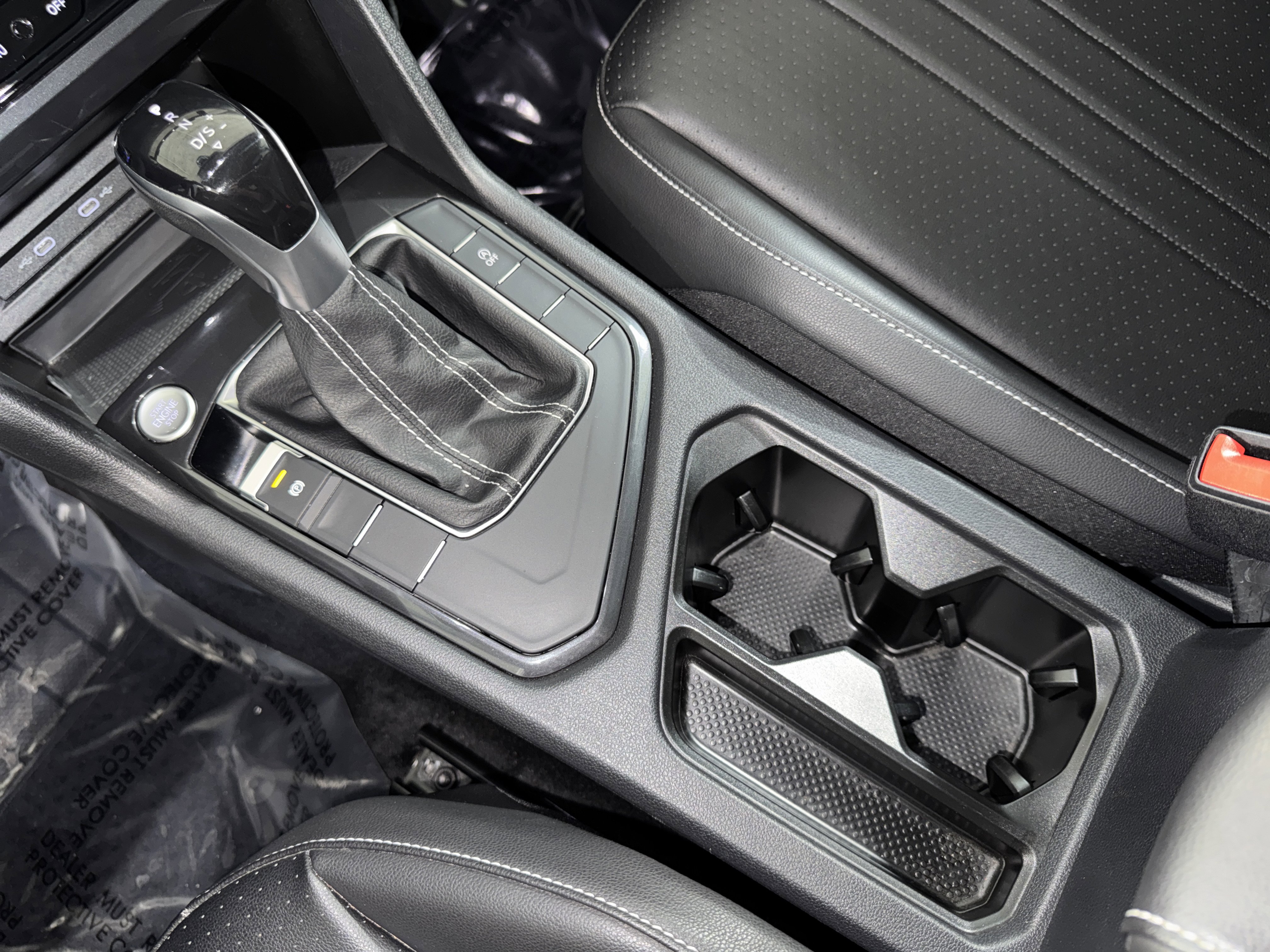 Used 2022 Volkswagen Tiguan SE image 29