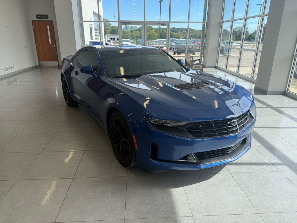 Used 2023 Chevrolet Camaro LT w/ RS Package image 3