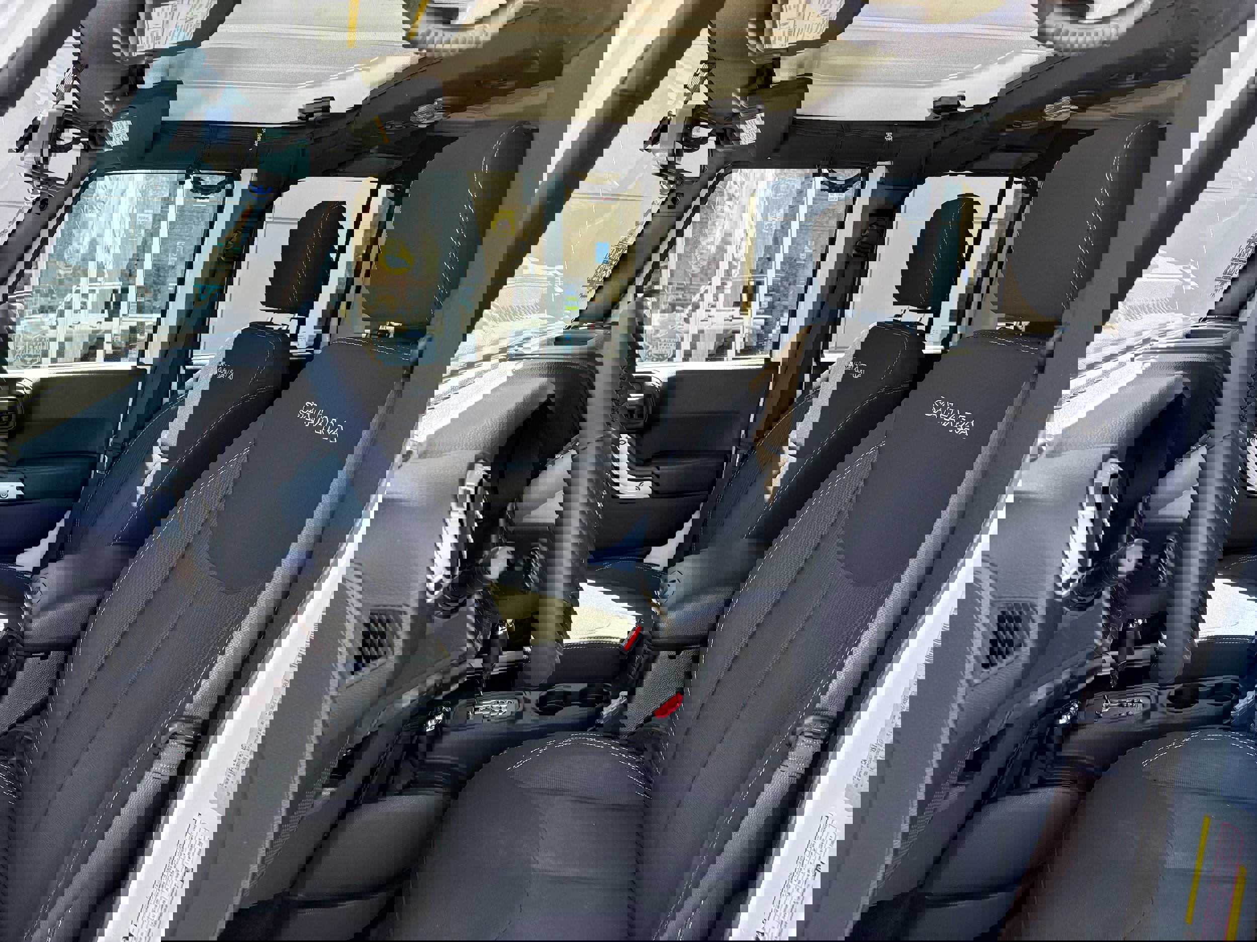 Certified 2017 Jeep Wrangler Unlimited Sahara w/ Connectivity Group image 17