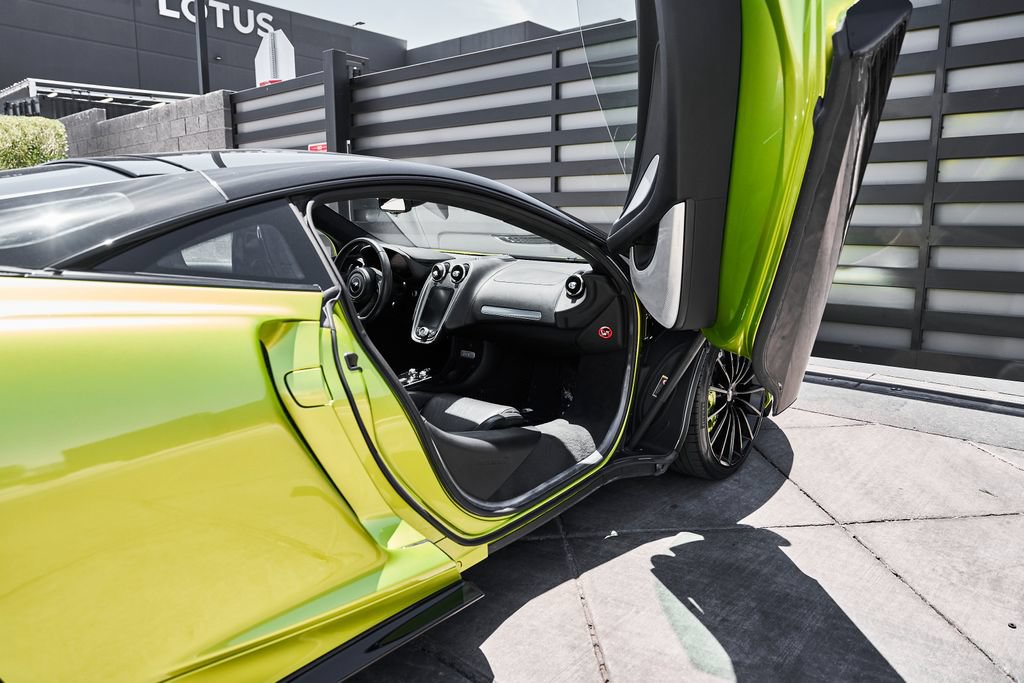 Used 2023 McLaren GT RWD image 29