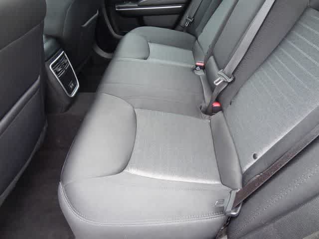 Used 2021 Chrysler 300 Touring RWD image 8