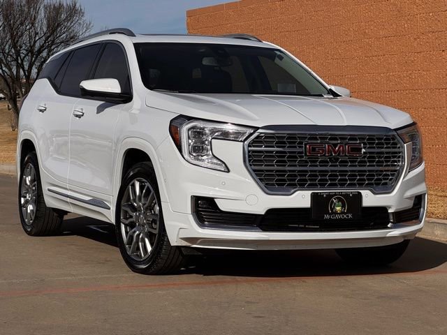 Used 2023 GMC Terrain Denali w/ Denali Premium Package image 13