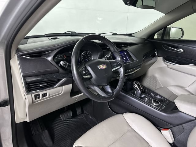 Used 2021 Cadillac XT4 Premium Luxury w/ Cold Weather Package FWD image 10