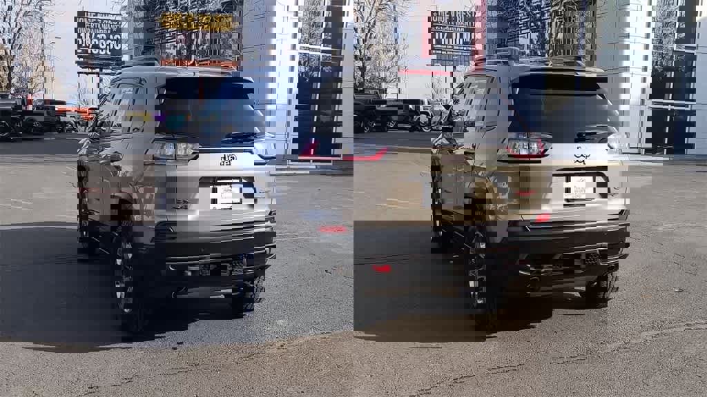 Used 2019 Jeep Cherokee Trailhawk w/ Comfort/Convenience Group image 7