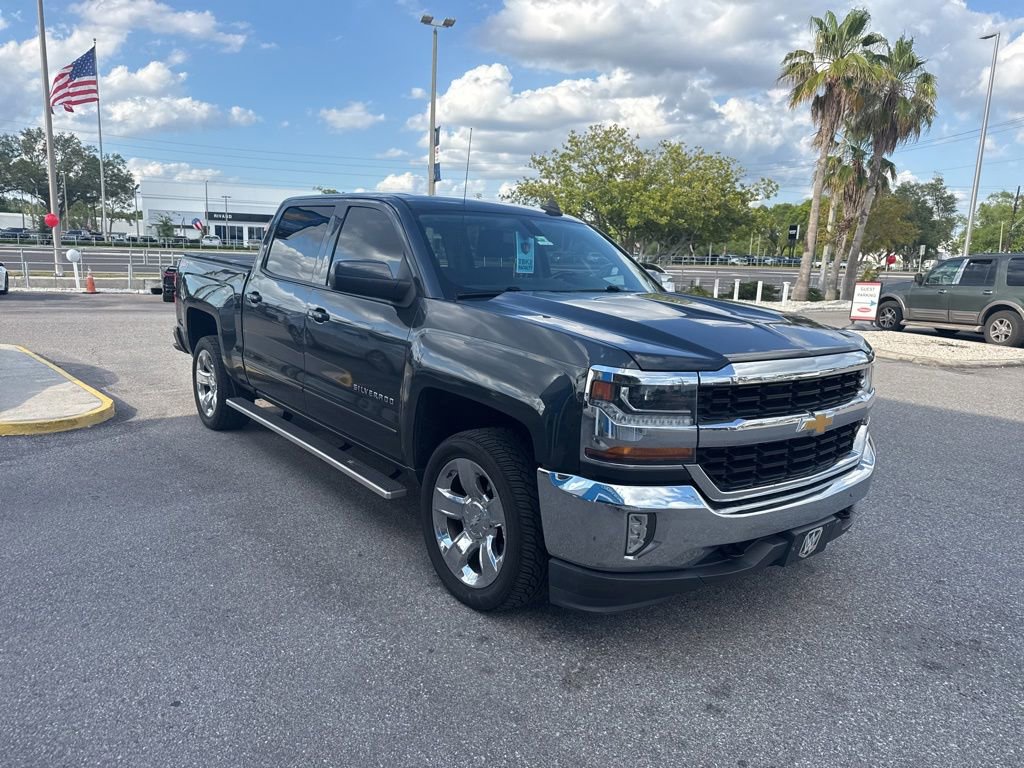 Used 2018 Chevrolet Silverado 1500 LT w/ LT Eassist Package AWD/4WD image 4