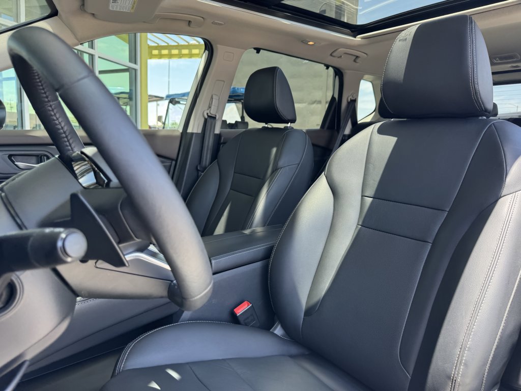 Used 2023 Nissan Rogue SL w/ SL Premium Package image 32