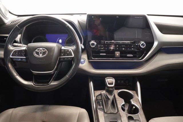 Used 2021 Toyota Highlander Platinum AWD/4WD image 14